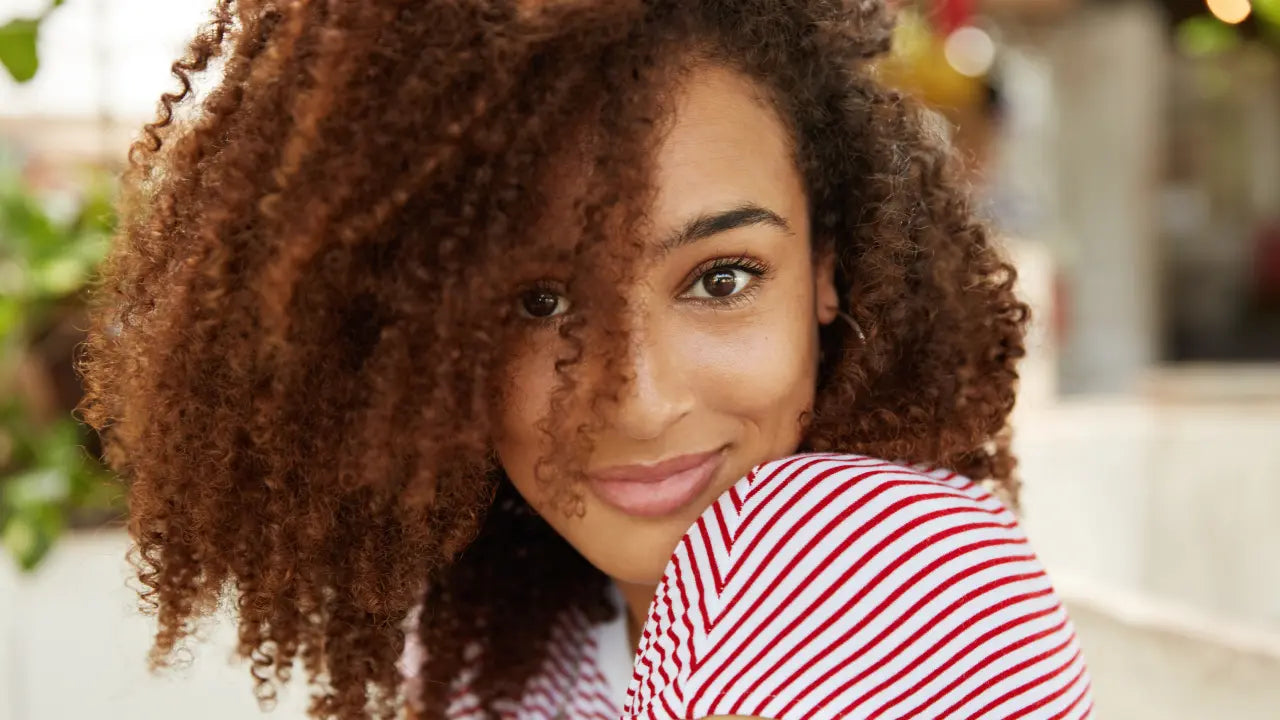 L’AirStyler et les Cheveux Crépus : Révélez la Beauté Naturelle de Vos Boucles